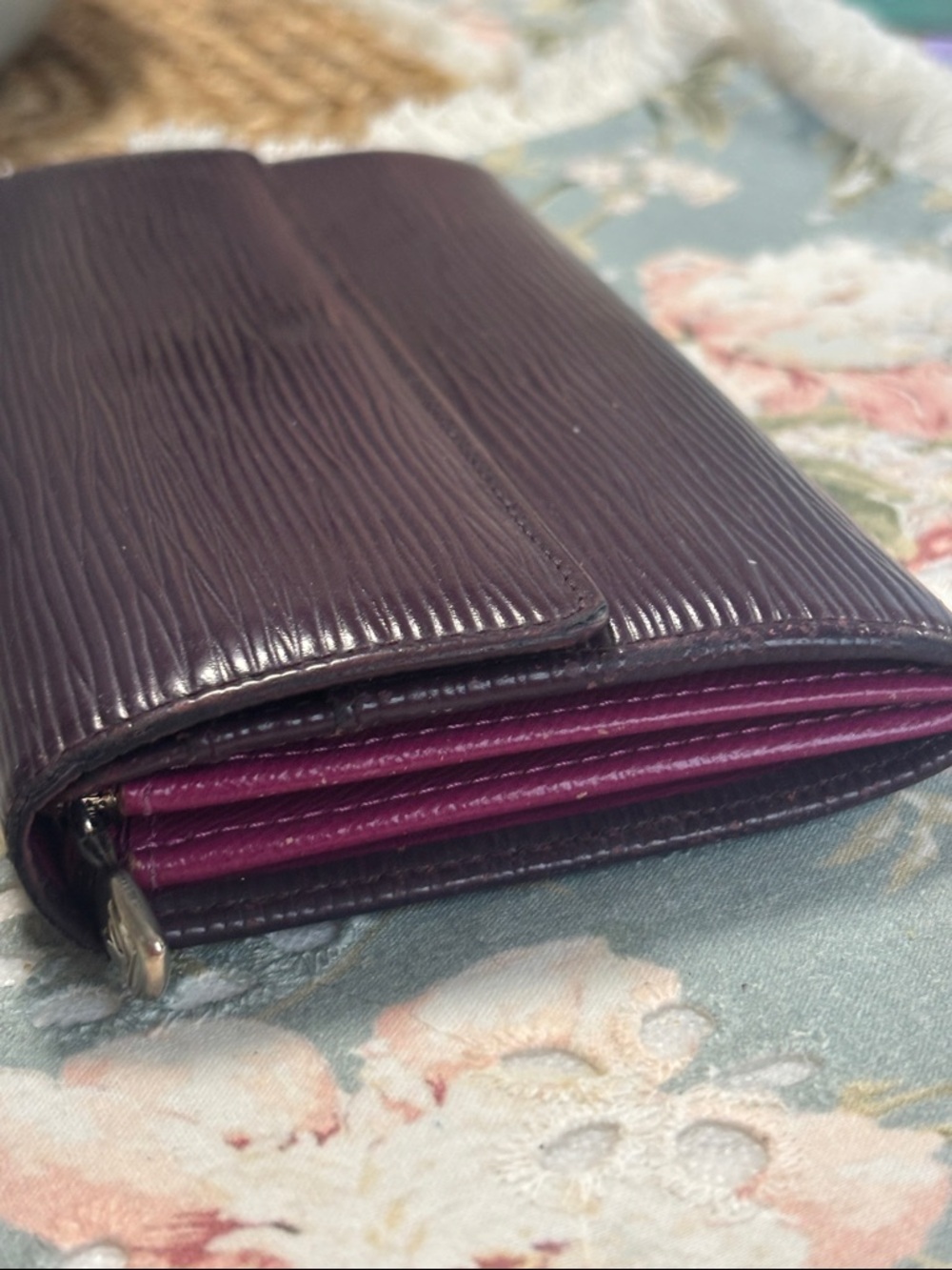Louis Vuitton Plum Epi Leather Wallet w/COA - Picture 5 of 14